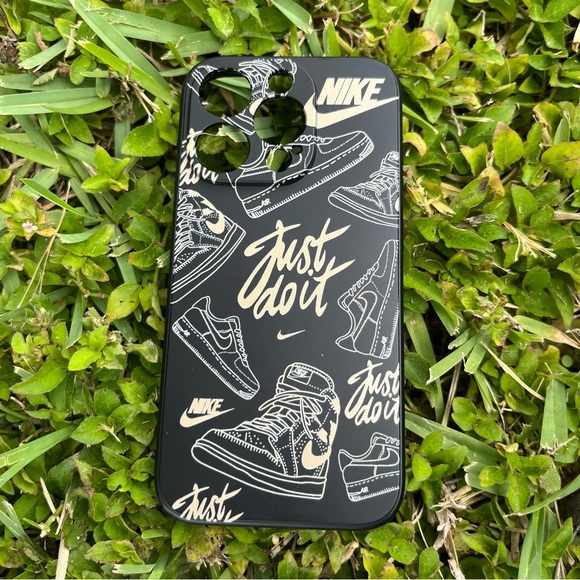 15 Pro Athletic Sneaker Pattern Phone Case - Picture 2 of 7